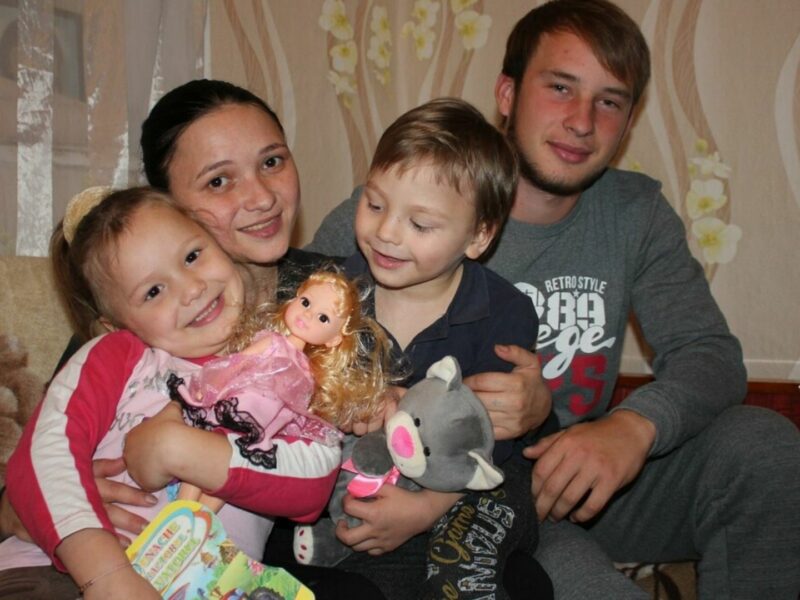 Vasilica and Ecaterina live together with their mother, Ana, their stepfather and their baby brother.