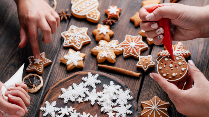 Biscuit decorating