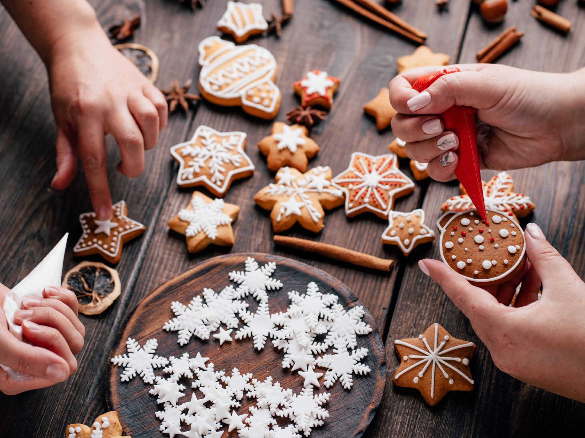 Biscuit decorating