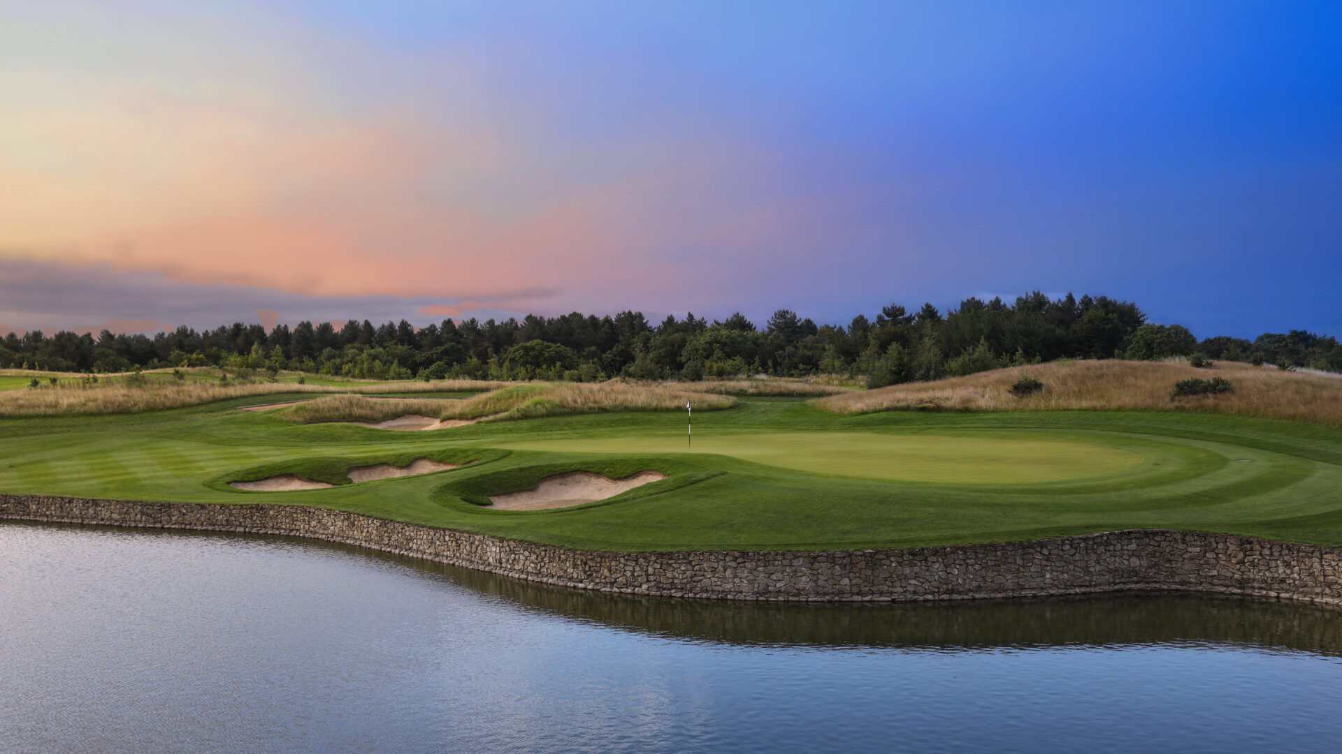 Image of a golf course